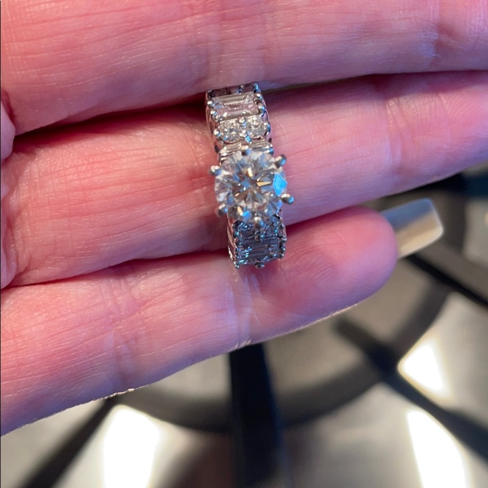 Diamond Ring  2.63 total carats 18 kt White Gold